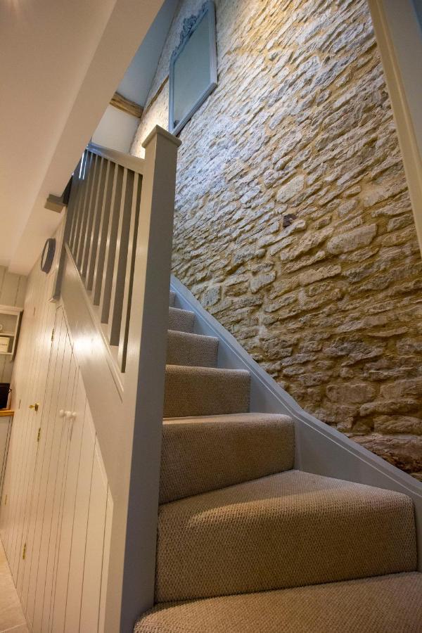 The Potting Shed, 5* Luxury Escape Cirencester Exteriör bild