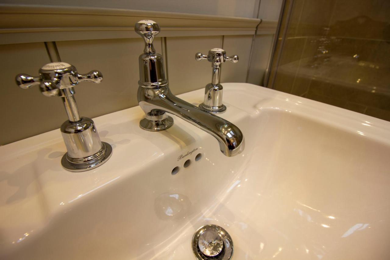 The Potting Shed, 5* Luxury Escape Cirencester Exteriör bild